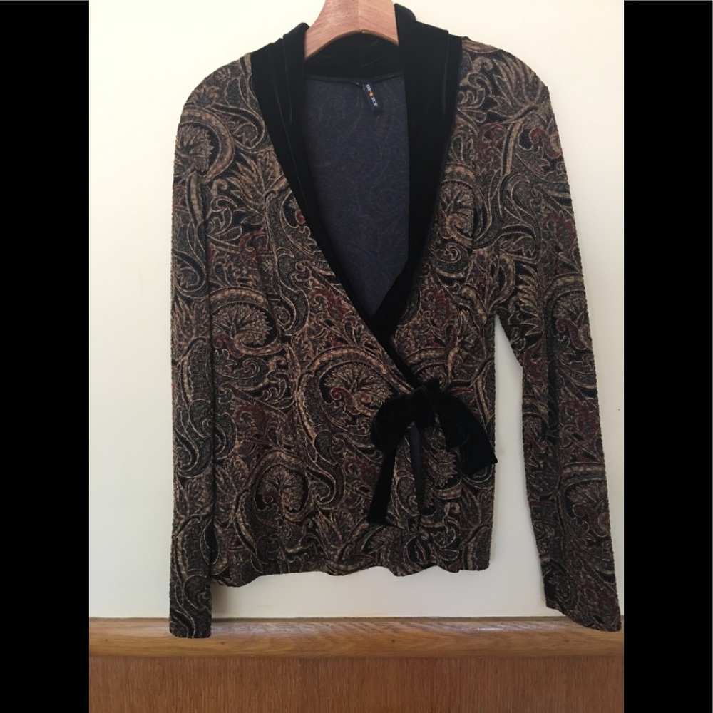 Elegant wrap and tie jacket